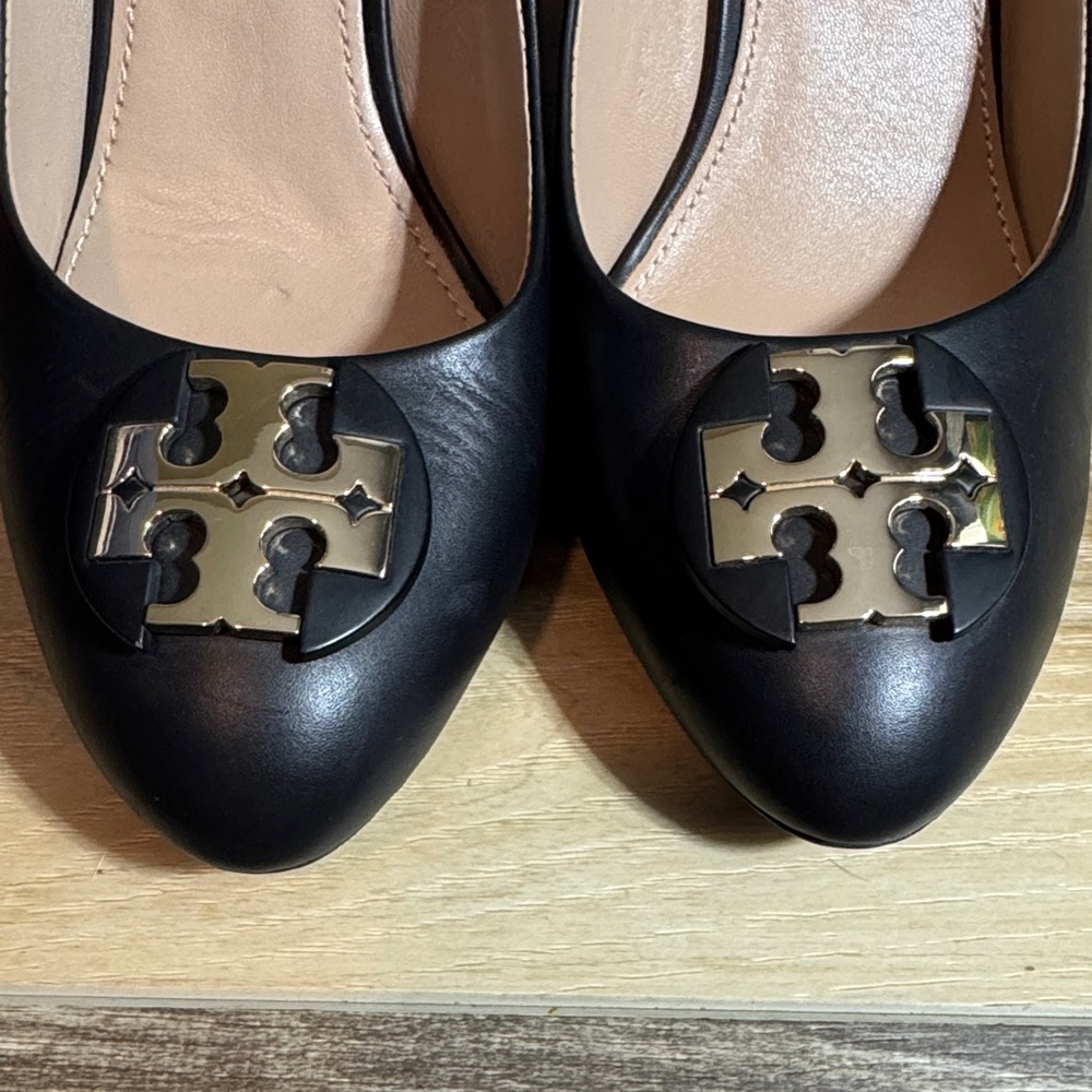 Tory Burch Black Leather Logo Cap-Toe Pumps with Gold Emblem - Picture 8 of 10
